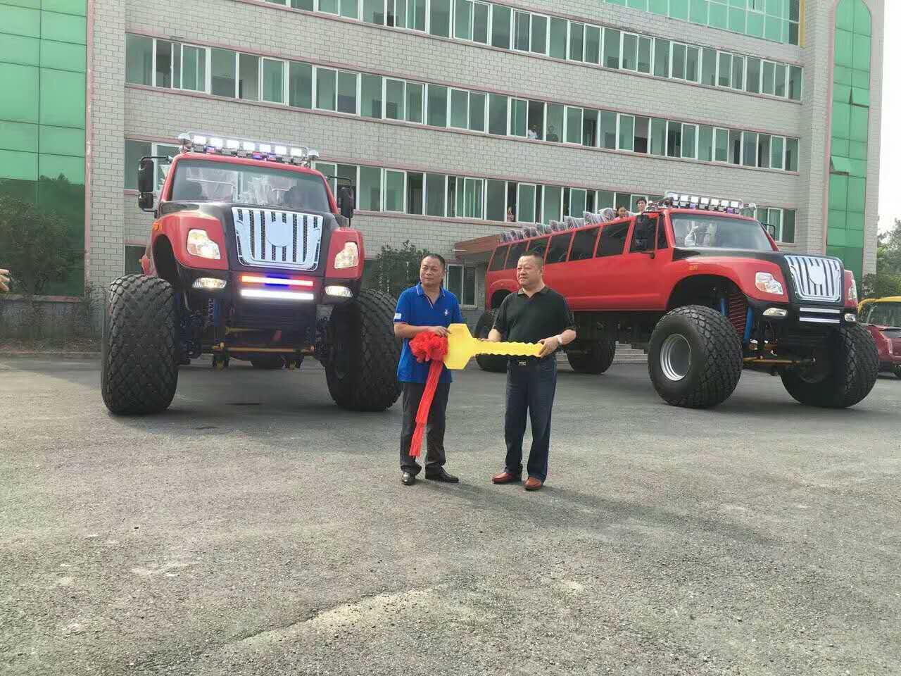 四驅沙漠沖浪車圖片
